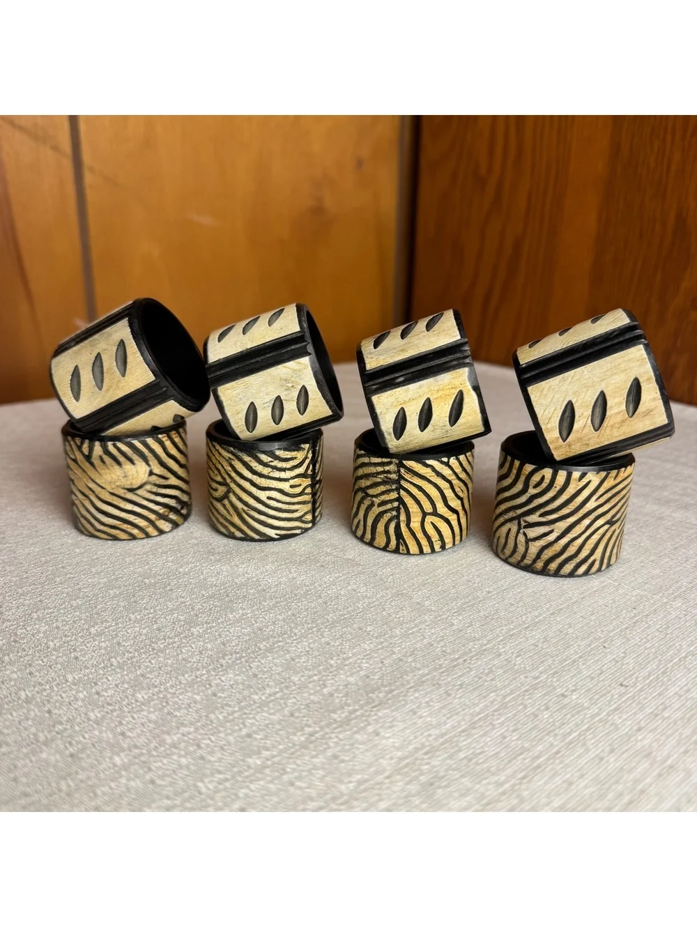 Vintage Set Of 8 Resin Napkin Rings Made In India Black Cream Tan